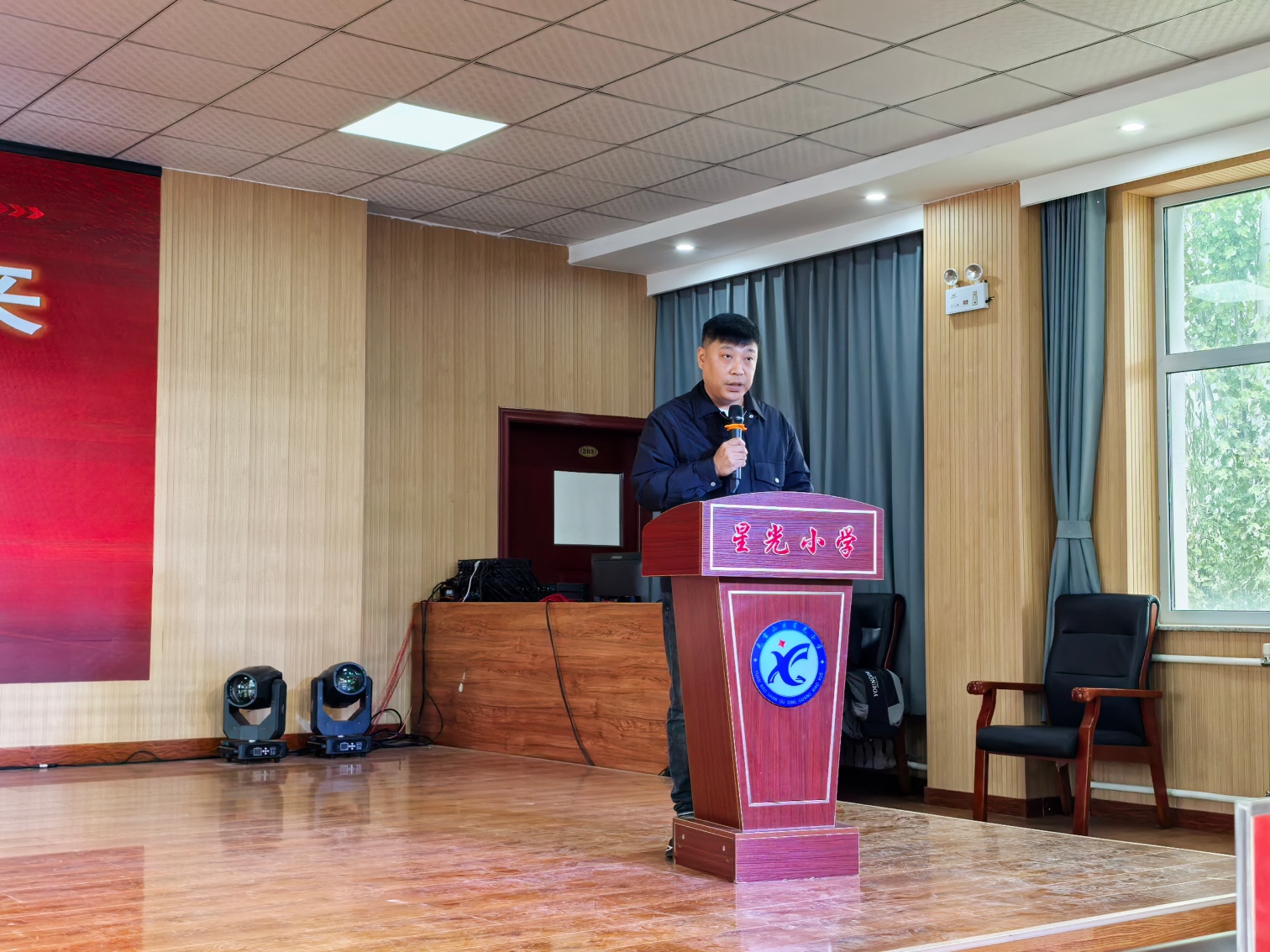 1761295343813247.jpg 星光小学“凝聚合力 共育未来”家校社协同育人推进暨家长委员会聘任仪式照片20_副本.jpg