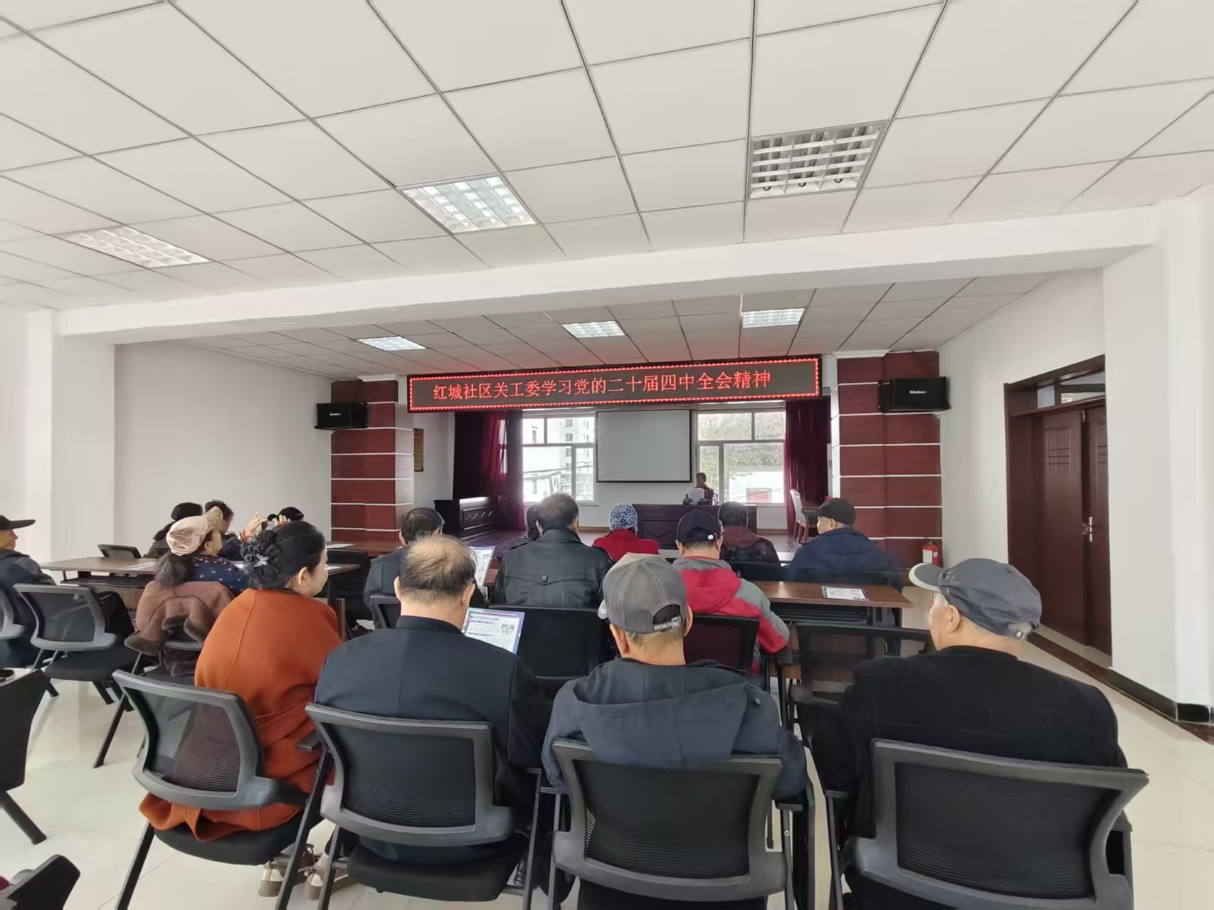 1761301092993472.jpg ad4b516eaa036a07607f50951a682339.jpg