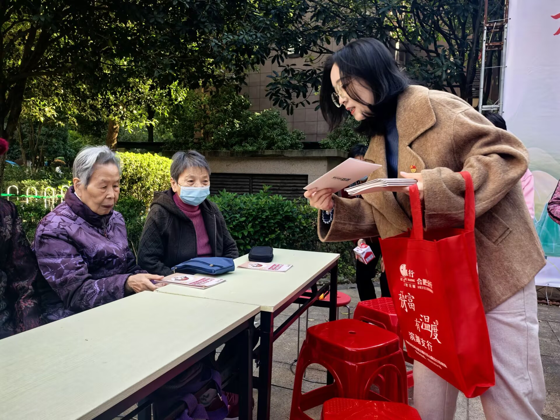 1761352577931408.jpg 2C8FC87906C9E78F28B14869CB9FB62A.jpg