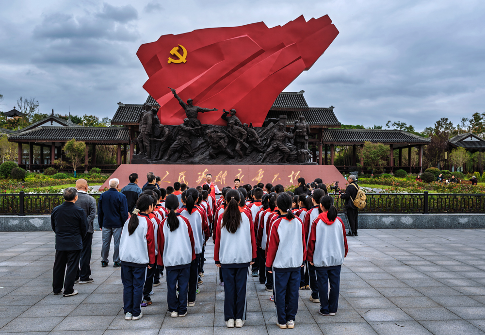 1761386946600694.jpg 聆听红色故事.jpg