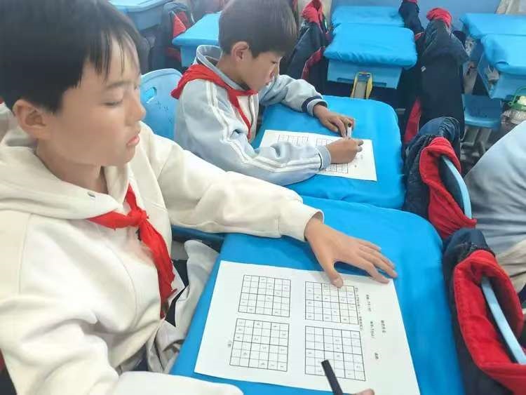 1761617376697050.jpg 9bf1d95b164b5126cb233cfa893805b1.jpg