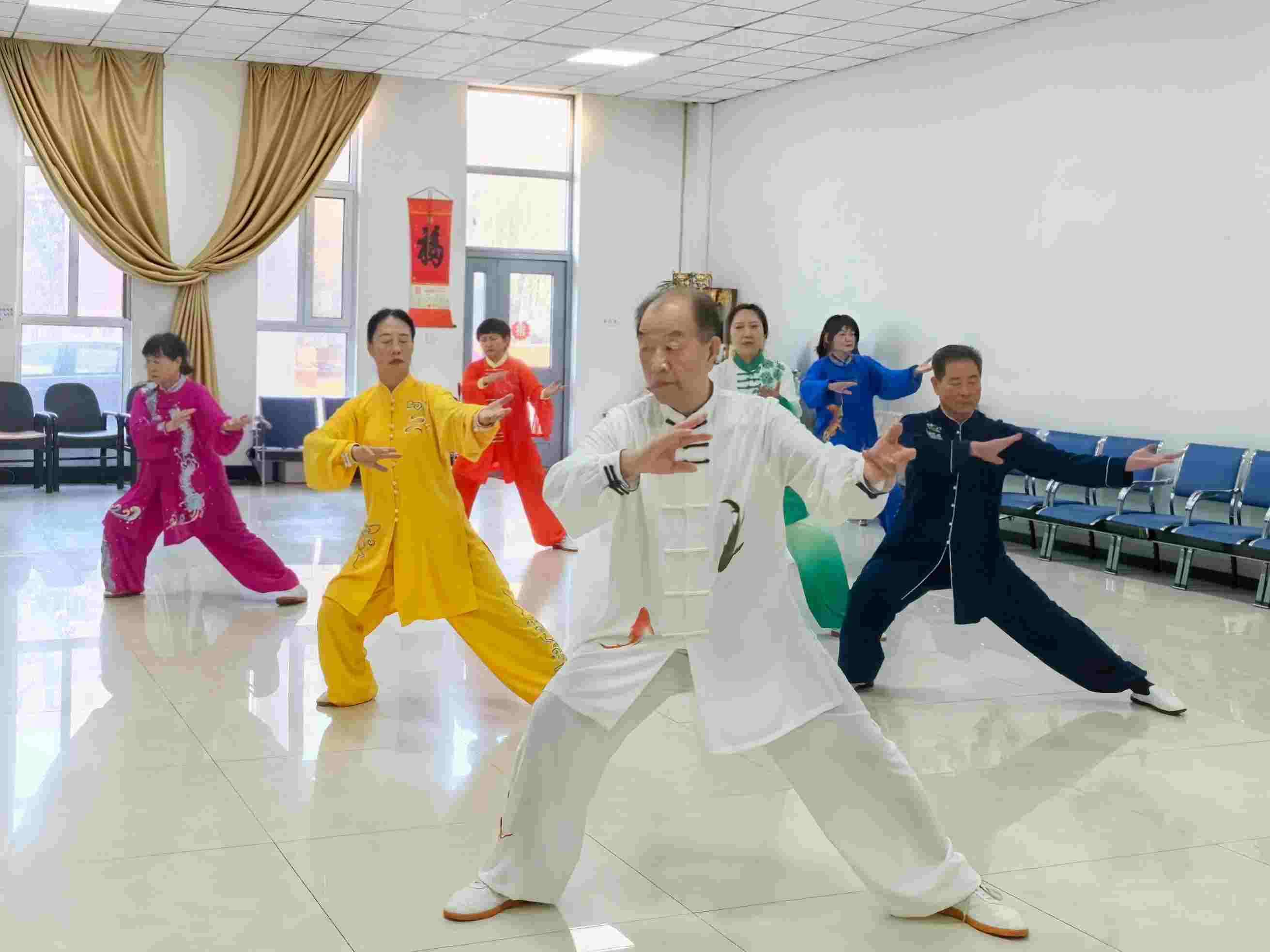 1 项目管理公司-太极起舞庆重阳，家文化里见温情活动图片.jpg