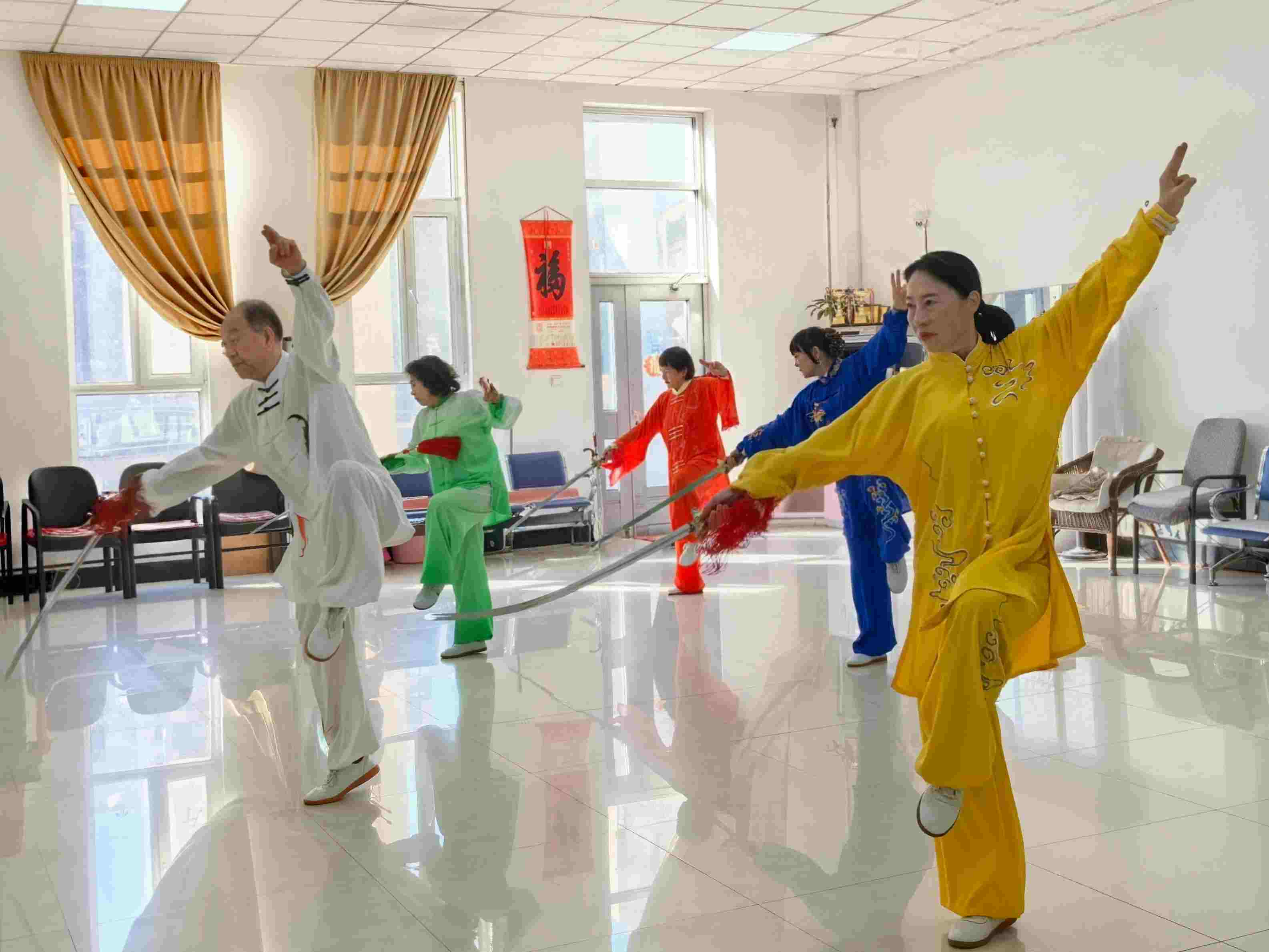 2 项目管理公司-太极起舞庆重阳，家文化里见温情活动图片.jpg