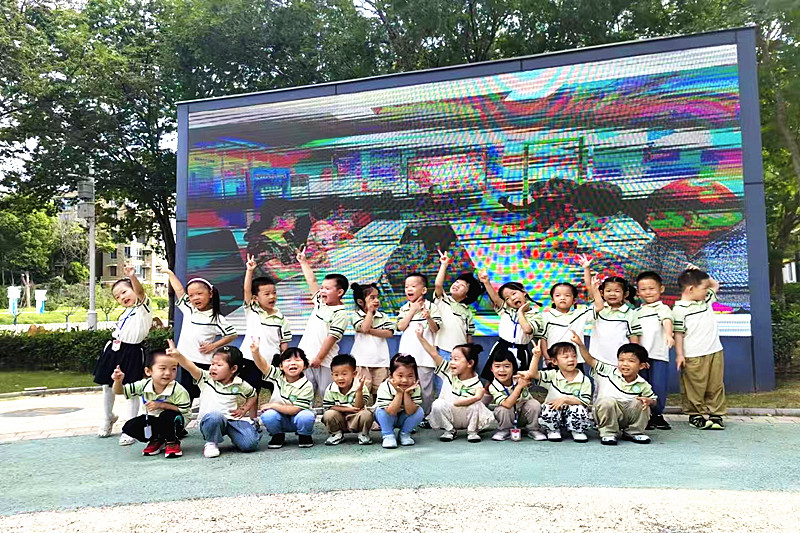 江苏省南京市玄武区玄武湖街道徐庄社区关工委：重阳庆生暖人心， 老少携手共传承 (2).jpg