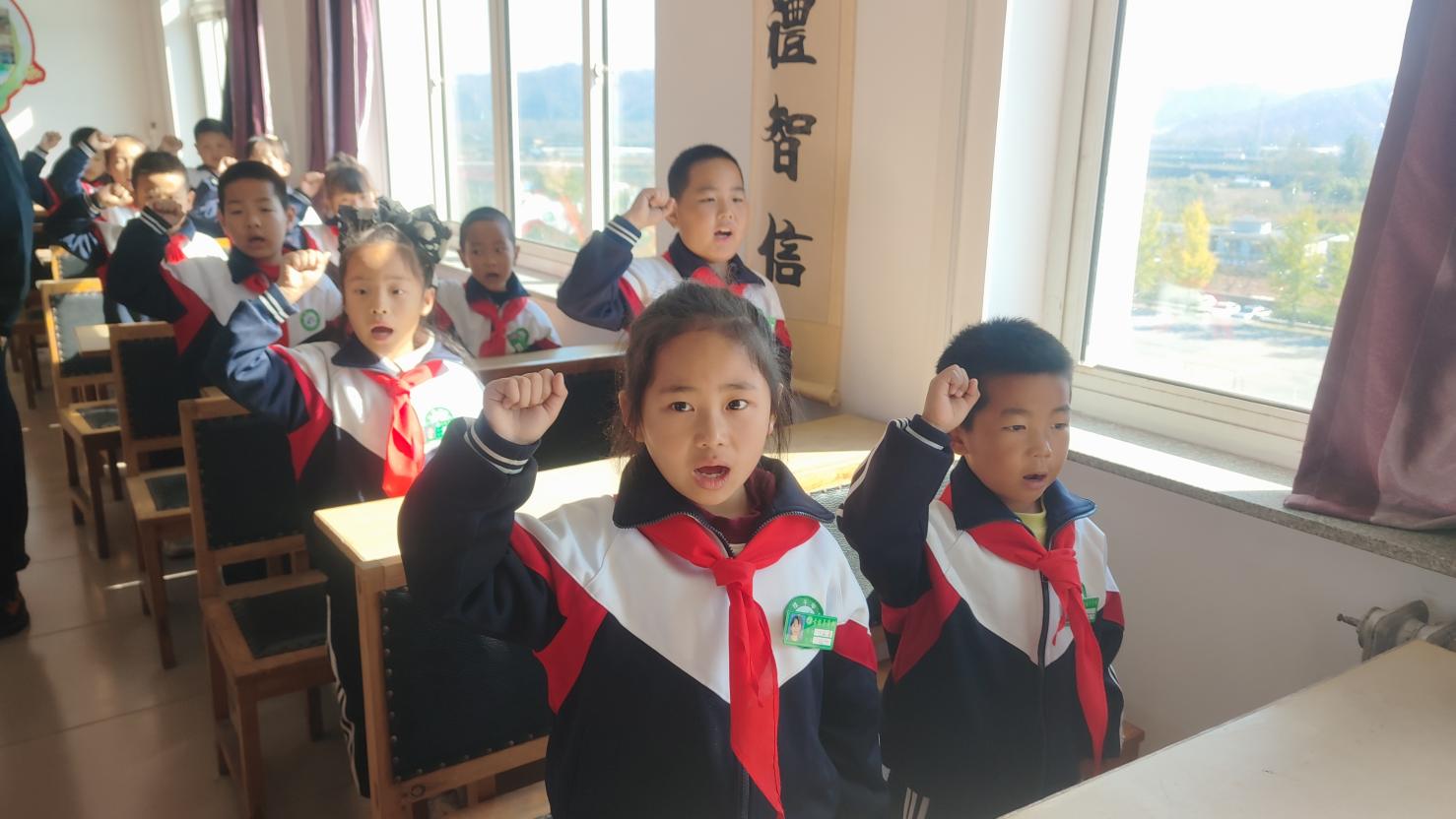 1761642020431868.jpg 古校入队3.jpg