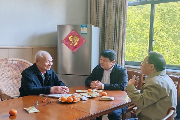 1761791494934846.jpg 走访马君博2.jpg