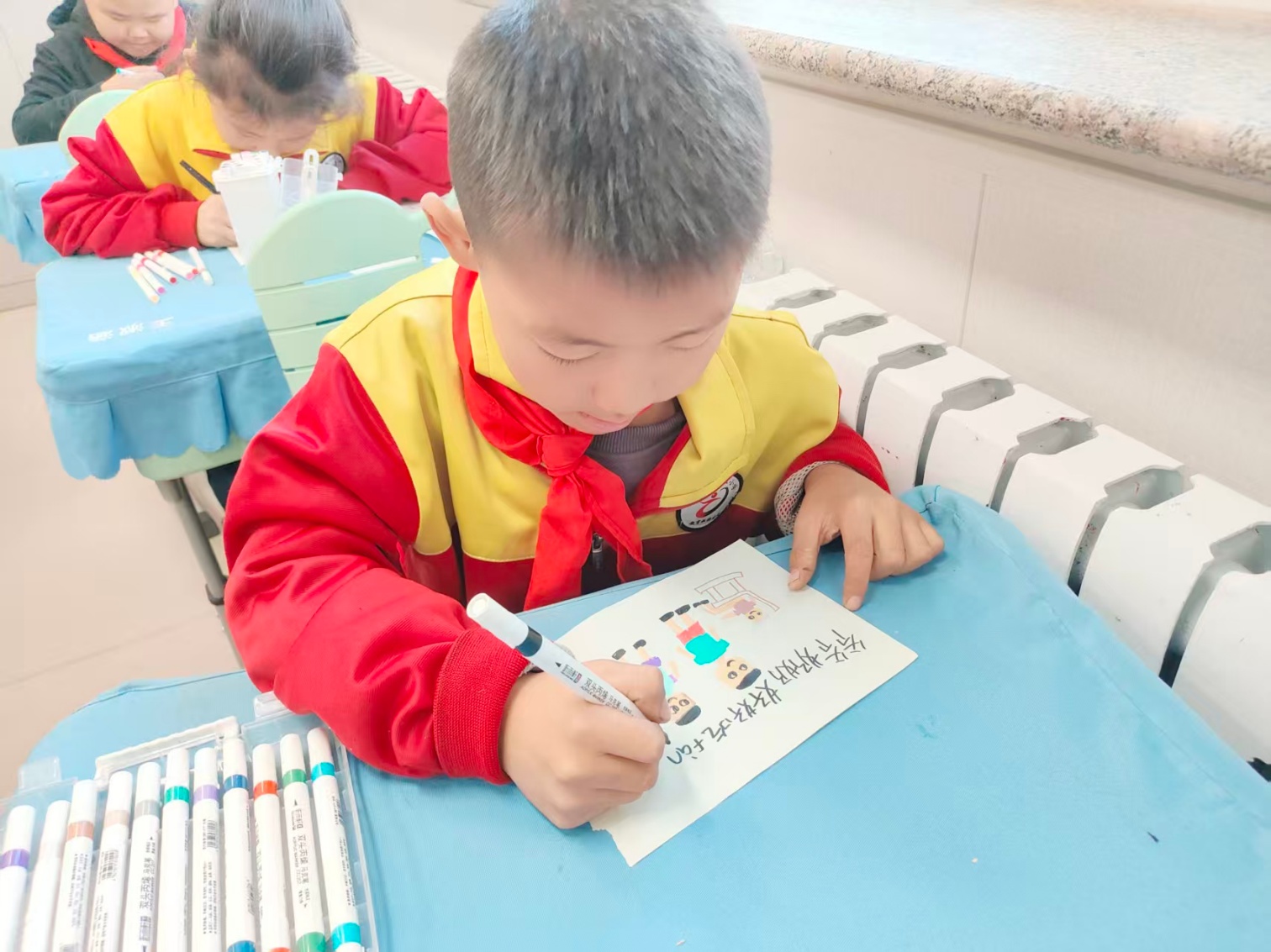 1761792207129394.jpg 元宝山矿区小学“情暖重阳”主题教育照片4_副本.jpg