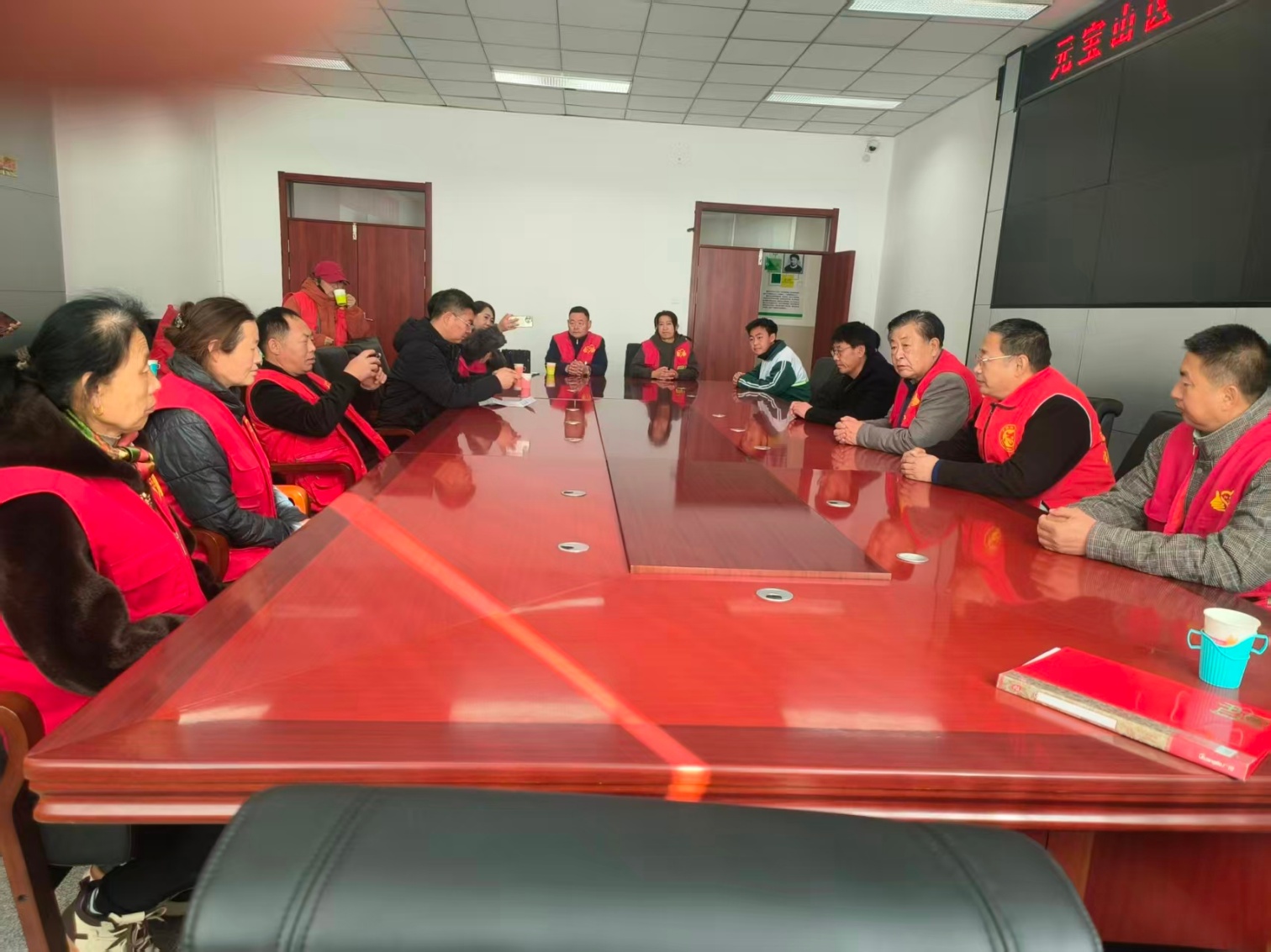 平庄城区街道星海社区关工委“阳光沐浴着鲜花 爱心伴学子成长”秋季助学活动照片8_副本.jpg