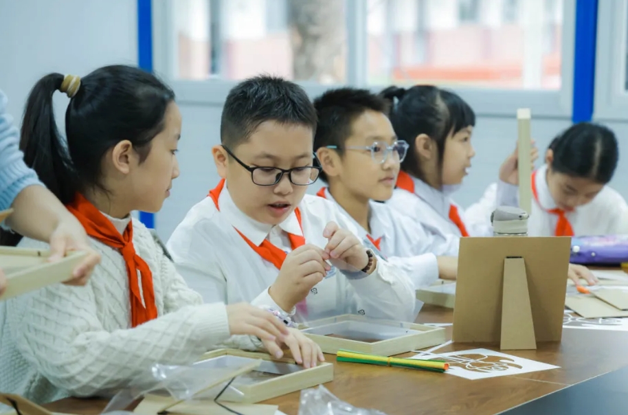 福建省福州市关工委开展“致敬火焰蓝 传承思政魂”主题研学活动（4）.jpg