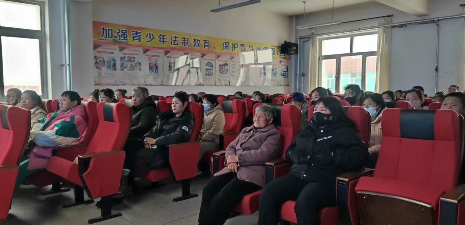 马蹄营子学校“以爱为帆 共育远航”秋季家长照片6_副本.jpg