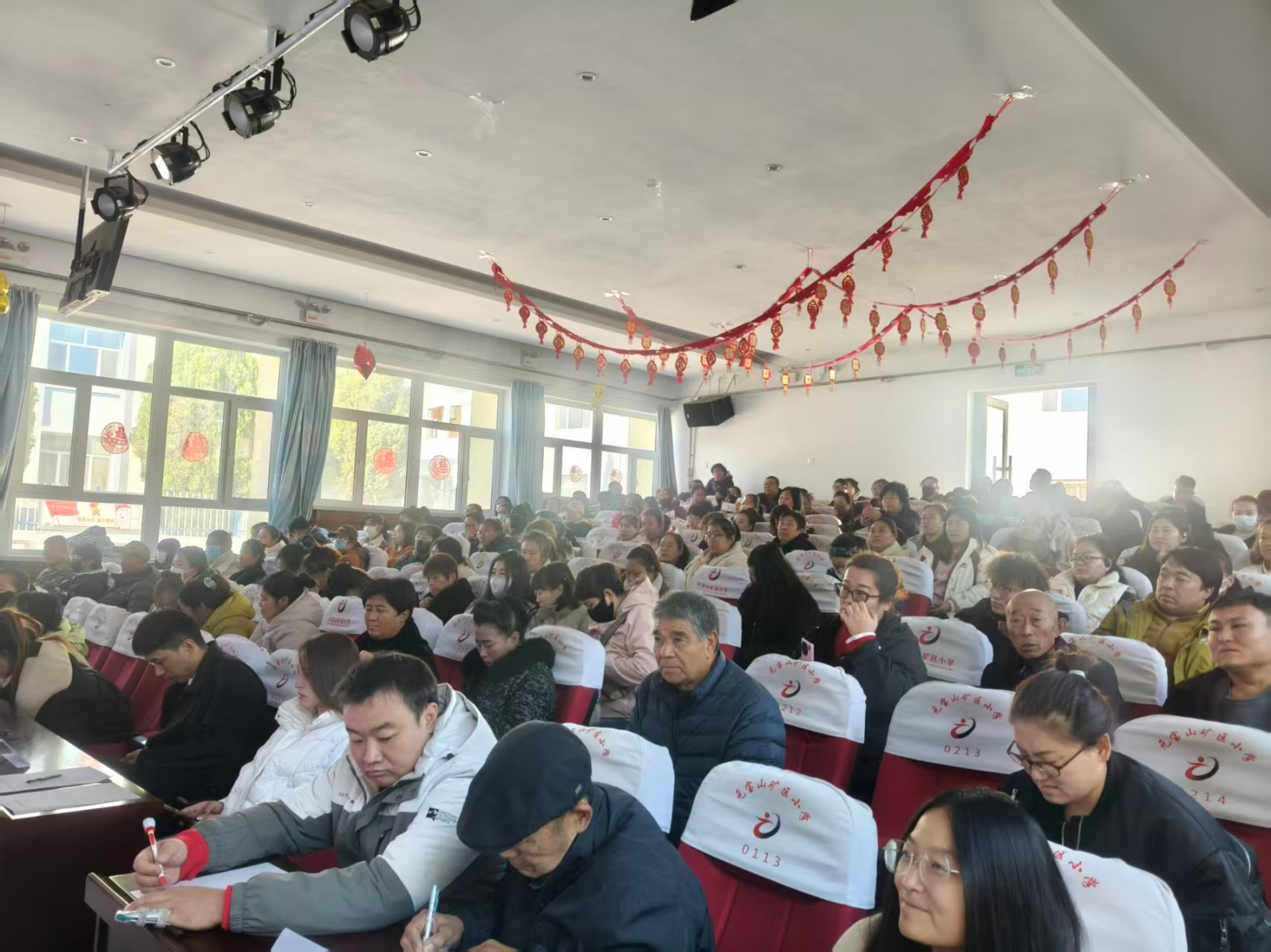 1763435556859230.jpg 元宝山矿小学解锁高效沟通密码 共育尚美阳光少年家长培训会照片11_副本.jpg