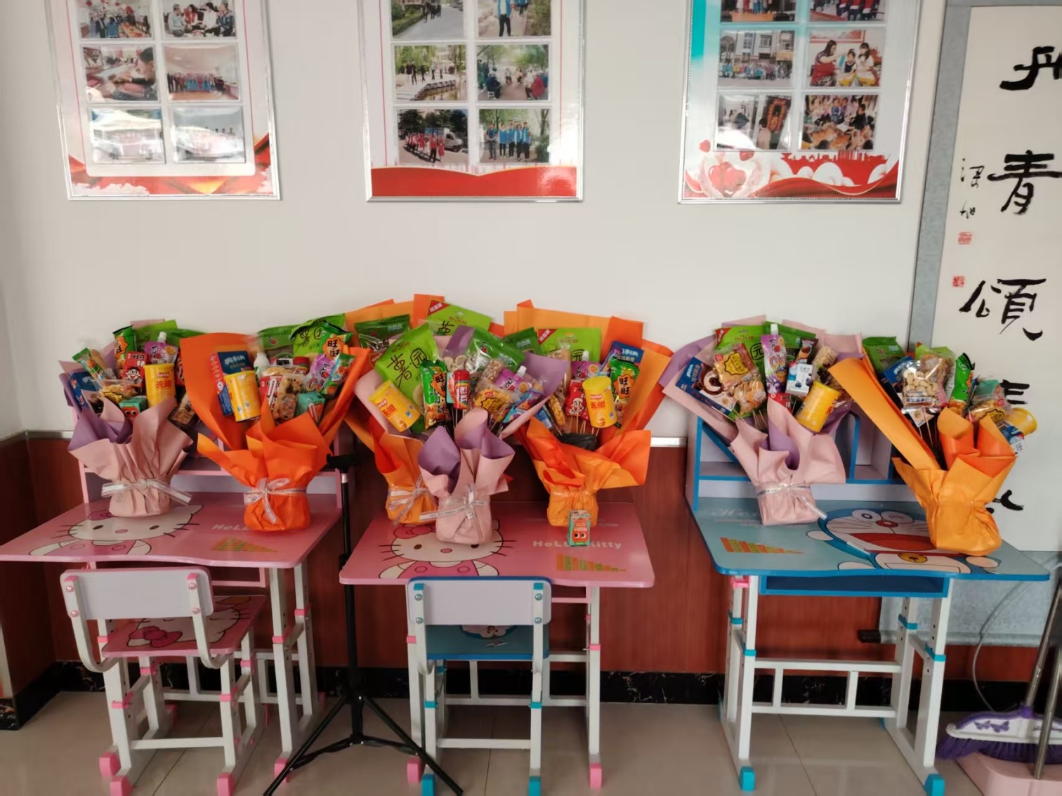 西城街道王府社区“小小鼓手展风采 ，暖心花束伴成长”活动照片1_副本.jpg