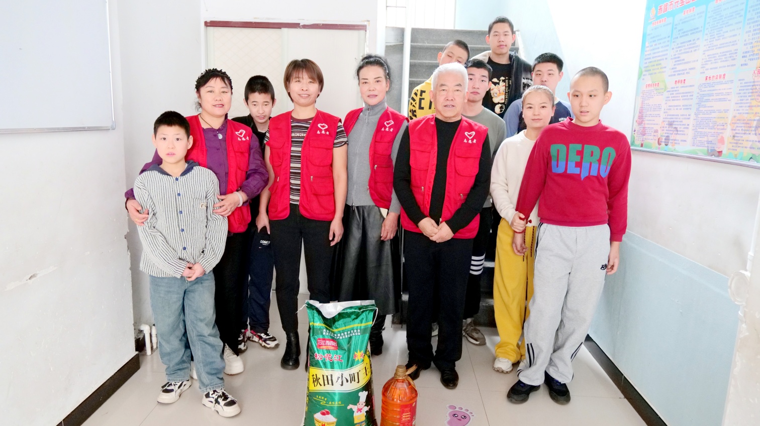 草原蓝哈达协会”双份坚， 双倍暖阳“活动照片1_副本.jpg