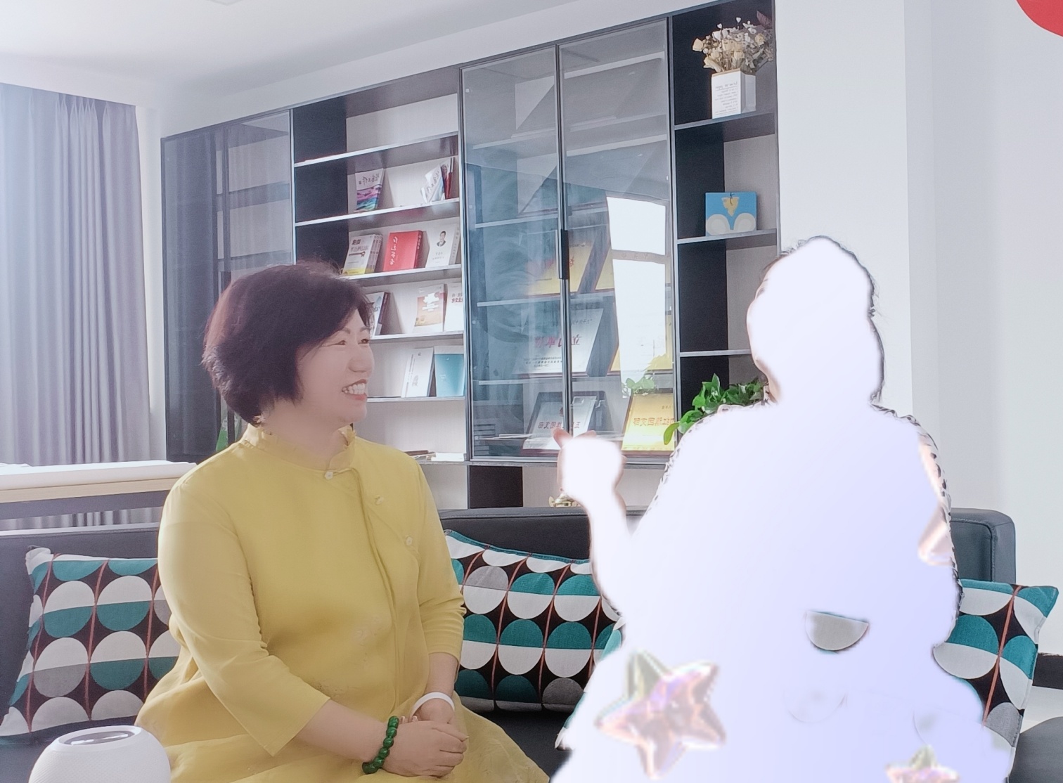 草原蓝哈达协会关工委李冬梅“用爱点亮心， 护航成长之路”活动照片2_副本.jpg