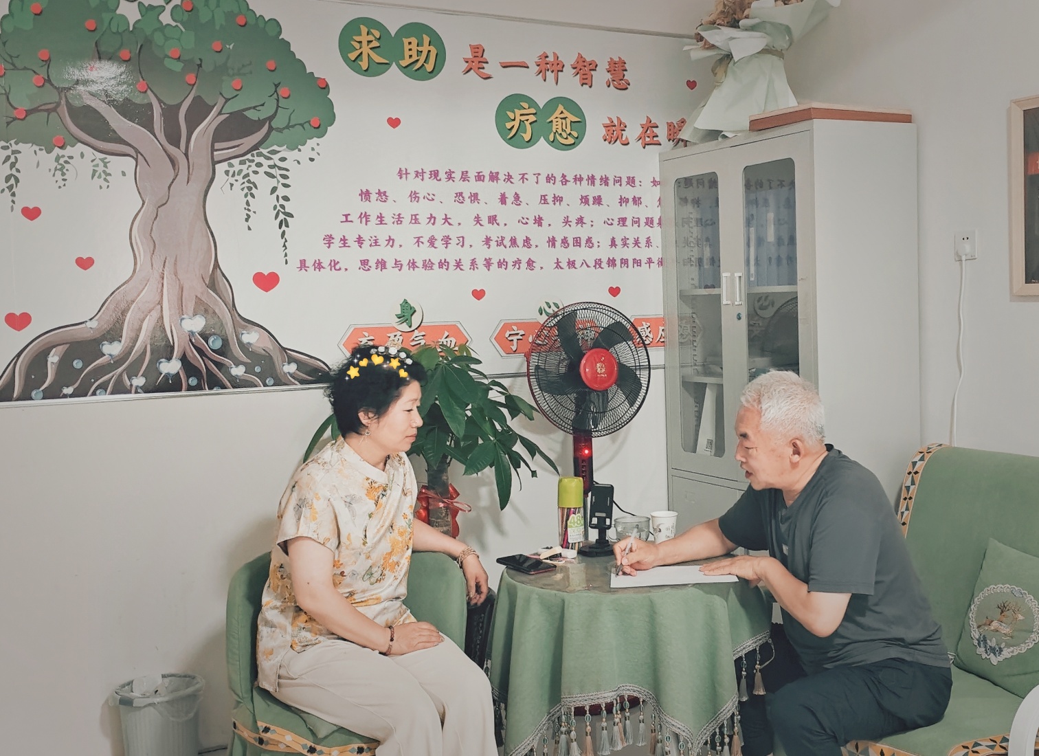 草原蓝哈达协会关工委李冬梅“用爱点亮心， 护航成长之路”活动照片4_副本.jpg