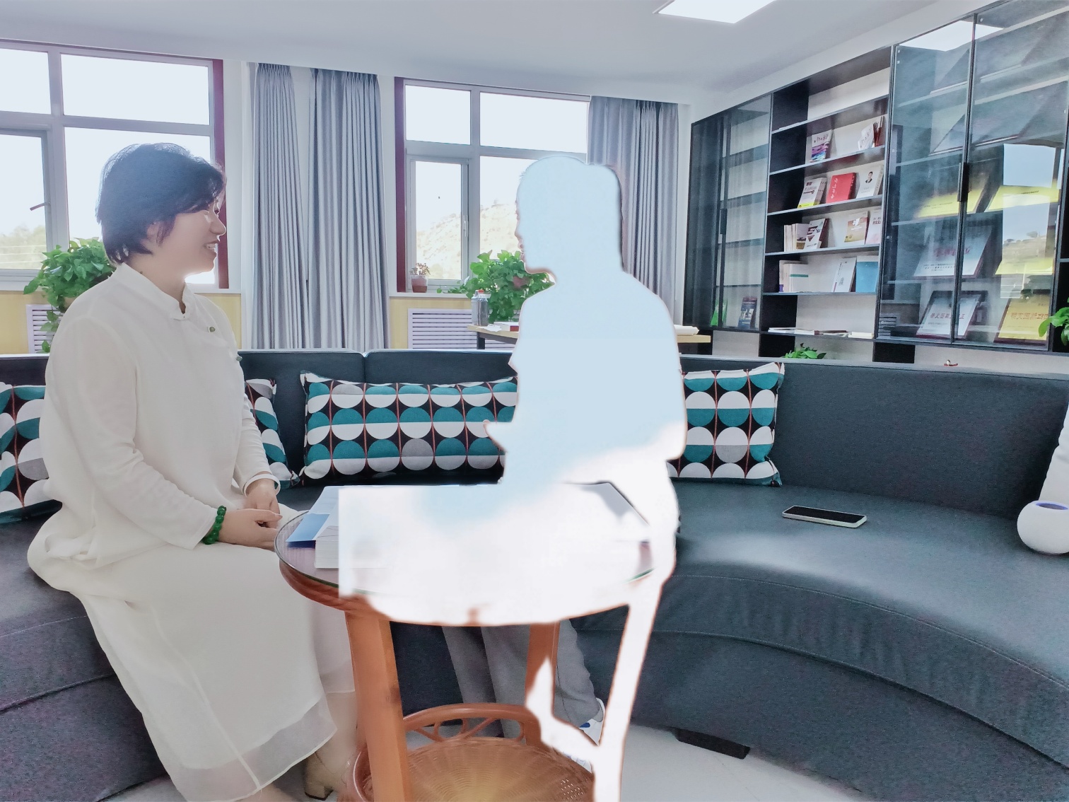 草原蓝哈达协会关工委李冬梅“用爱点亮心， 护航成长之路”活动照片3_副本.jpg