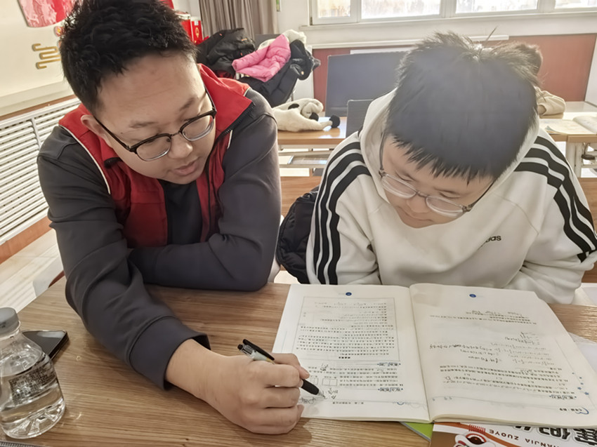 1769670744334017.jpg 西城街道新天地社区关工委“缤纷假期,实践同行”托管活动暖心启航照片3_副本.jpg