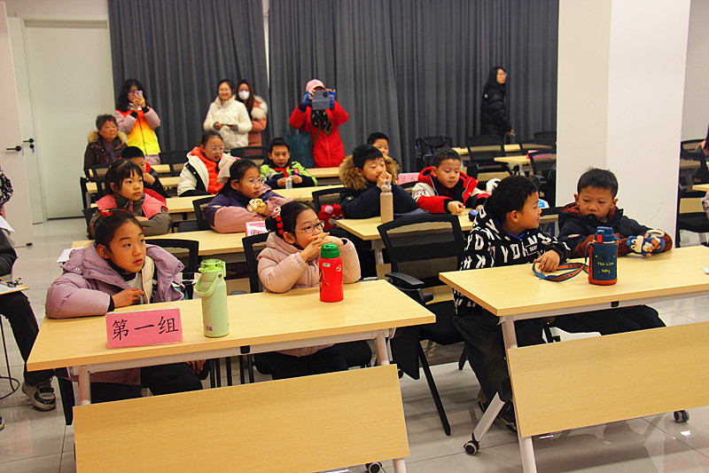 玄武湖街道花园路社区关工委“花开少年”冬令营顺利开营(2).jpg
