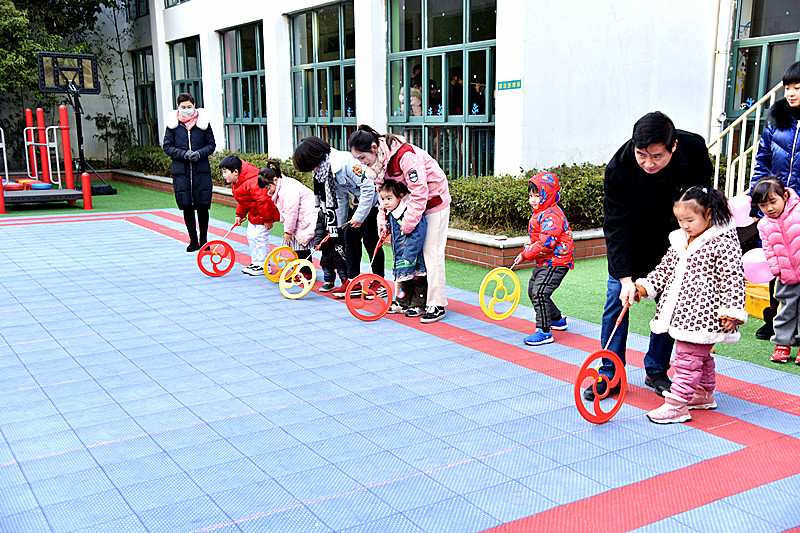 1770006376683737.jpg 陪伴留守儿童度寒假.JPG