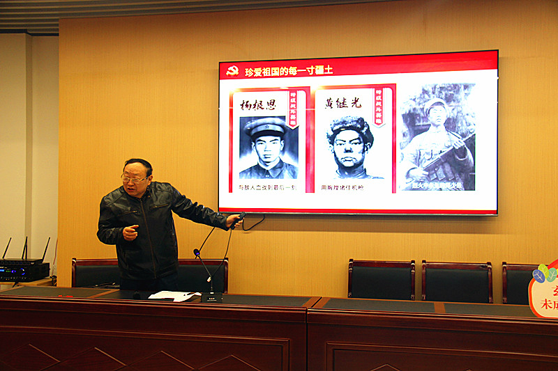 1770021697853709.jpg 玄武区关工委青少年“大思政”宣讲团走进花园路社区青少年“冬令营”(3).jpg