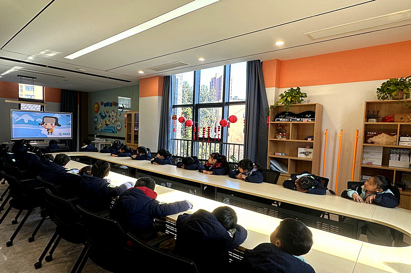 江苏省南京市六合区龙池街道校外教育中心辅导站联合开展“童心识腊八，民俗润心田” 民睃俗文化活动(1).jpg