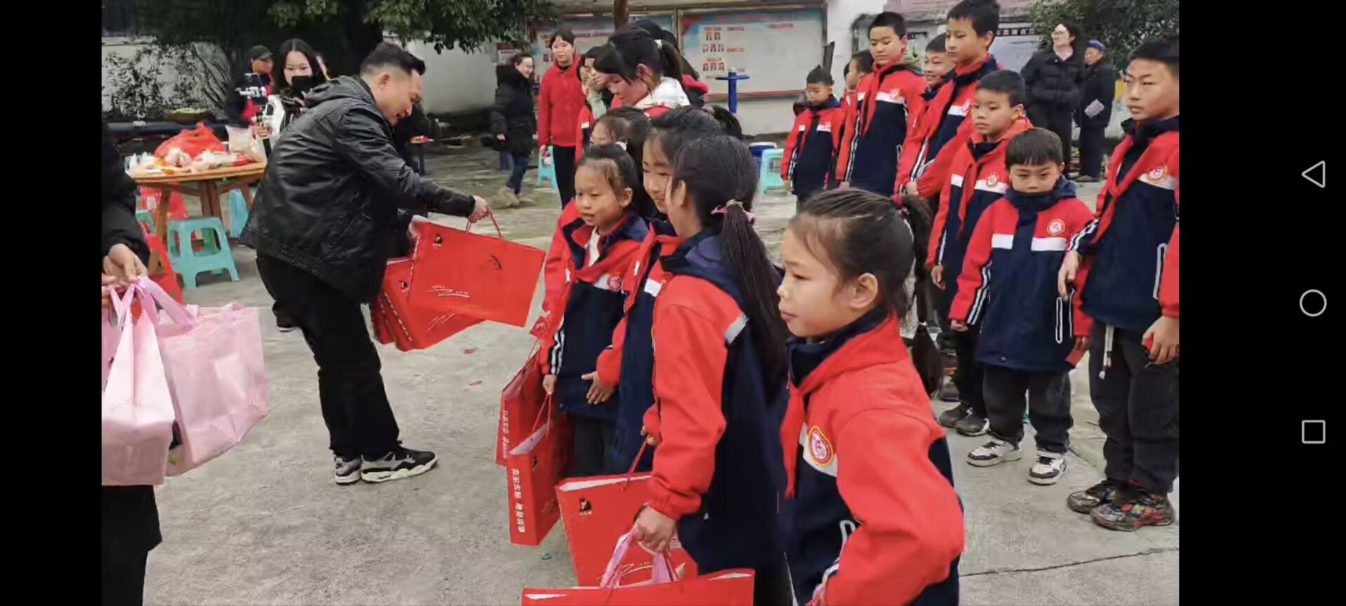 1770110403140932.jpg 飞龙学校3.jpg