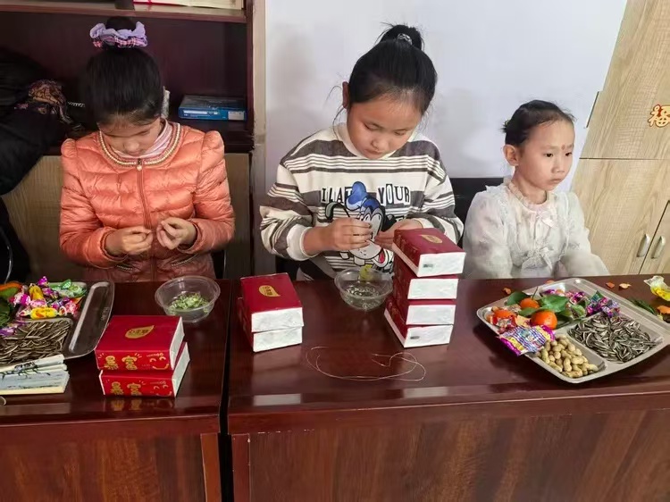 1770119178957148.jpg 2026.02.03彩新社区关工寒假活动照片之一.jpg