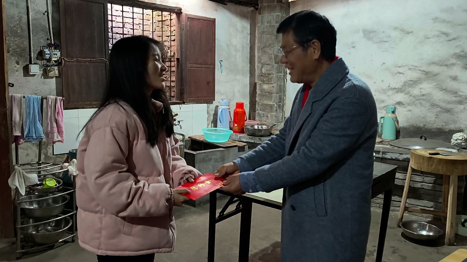 1770770975364491.jpeg 2026.2.10叶宗慧慰问南林翁雅轩.jpeg