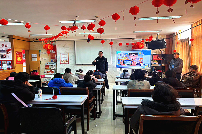 江苏省南京市秦淮区月牙湖街道苜蓿园社区关工委开展“跃马扬鞭迎新春、过大年”主题活动(1).jpg