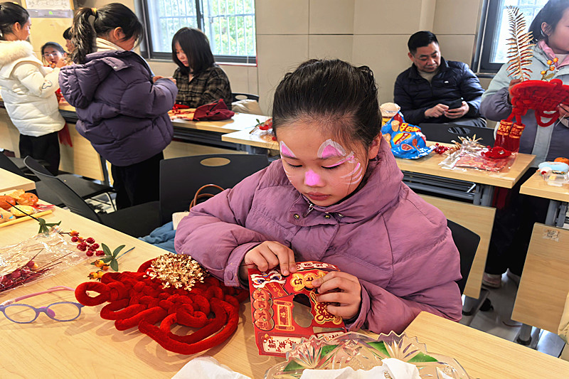 江苏省南京市江北新区大厂街道欣乐社区关工委开展“传承民俗迎新春，亲子同乐暖社区” 主题活动(4).jpg