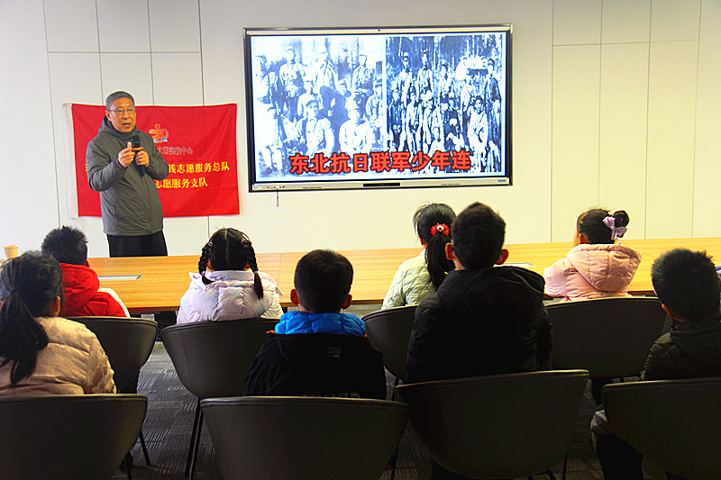 玄武区关工委“大思政”宣讲团新年首站走进玄武湖街道社区(3).jpg