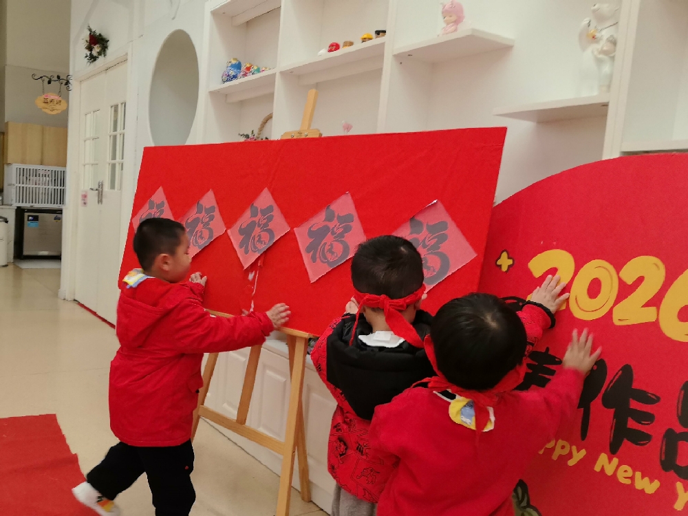 3月3日，广西壮族自治区柳州市天湖社区关工小组开展“萌娃欢腾闹元宵 童心传承民俗情”元宵主题活动 (3).jpg