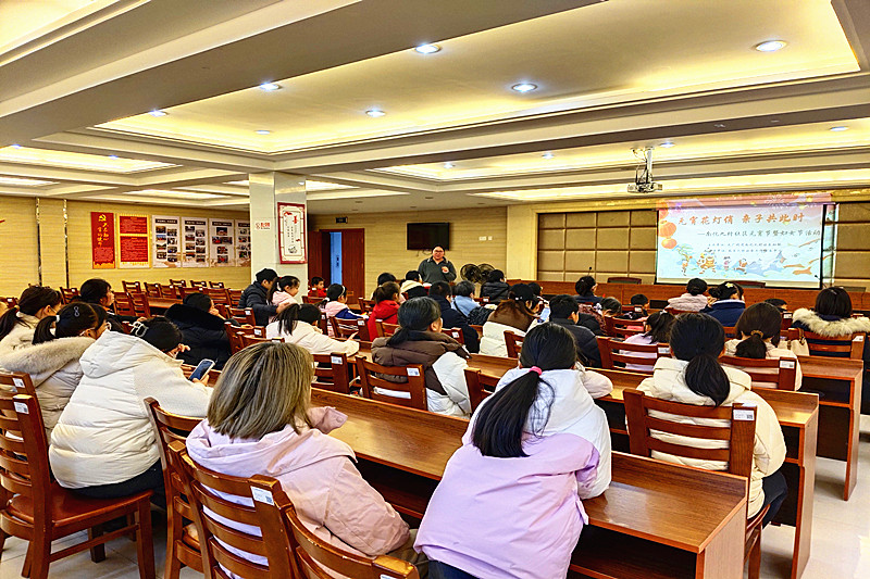 1772849994348936.jpg 江苏省南京市江北新区大厂街道南化九村社区关工委开展“元宵花灯俏,亲子共此时”主题活动(1).jpg