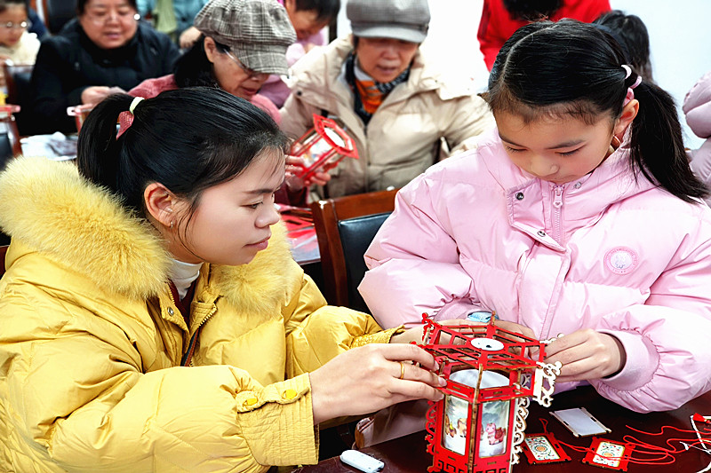 江苏省南京市江北新区大厂街道扬子第三社区关工委开展元宵节亲子主题活动(3).jpg