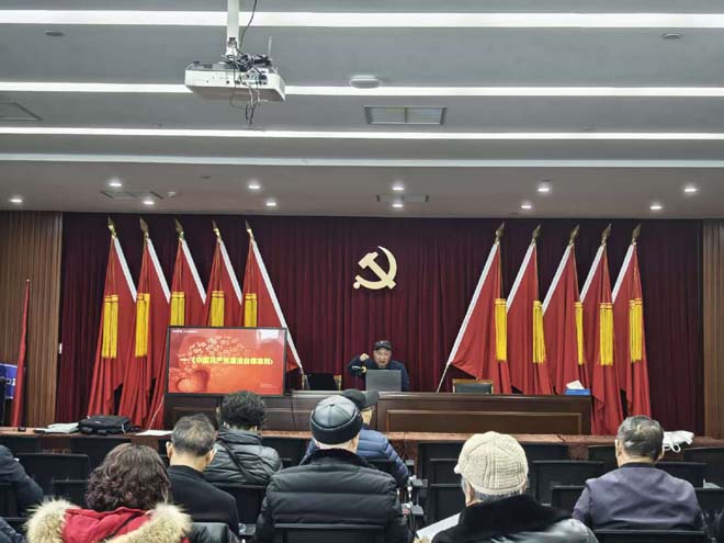 1772871423203634.jpg 范苏明在社区讲课=.jpg