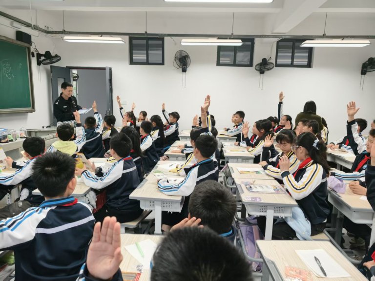 1773195655596639.jpg dmhrLXqL_75.jpg