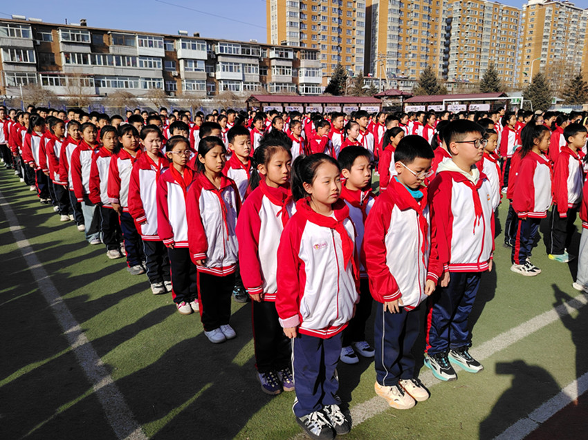 平矿二小“春风启新程，路队展风采”活动照片7_副本.jpg