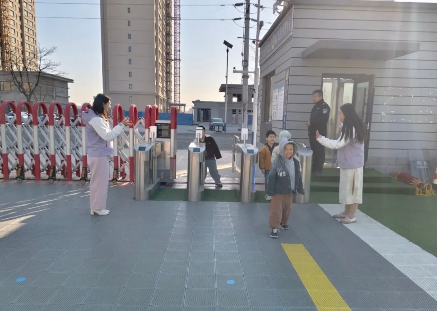 1773905815746536.jpg 第六幼儿园“十五五启新程,学雷锋践初心”学雷锋活动月活动照片7_副本.jpg