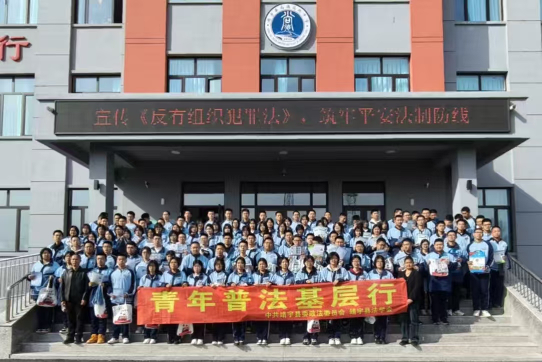 f700dbfaef53f2865cbec01a2733a53a.jpg
