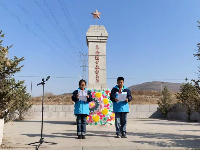 五家小学清明节活动照片1_副本.jpg