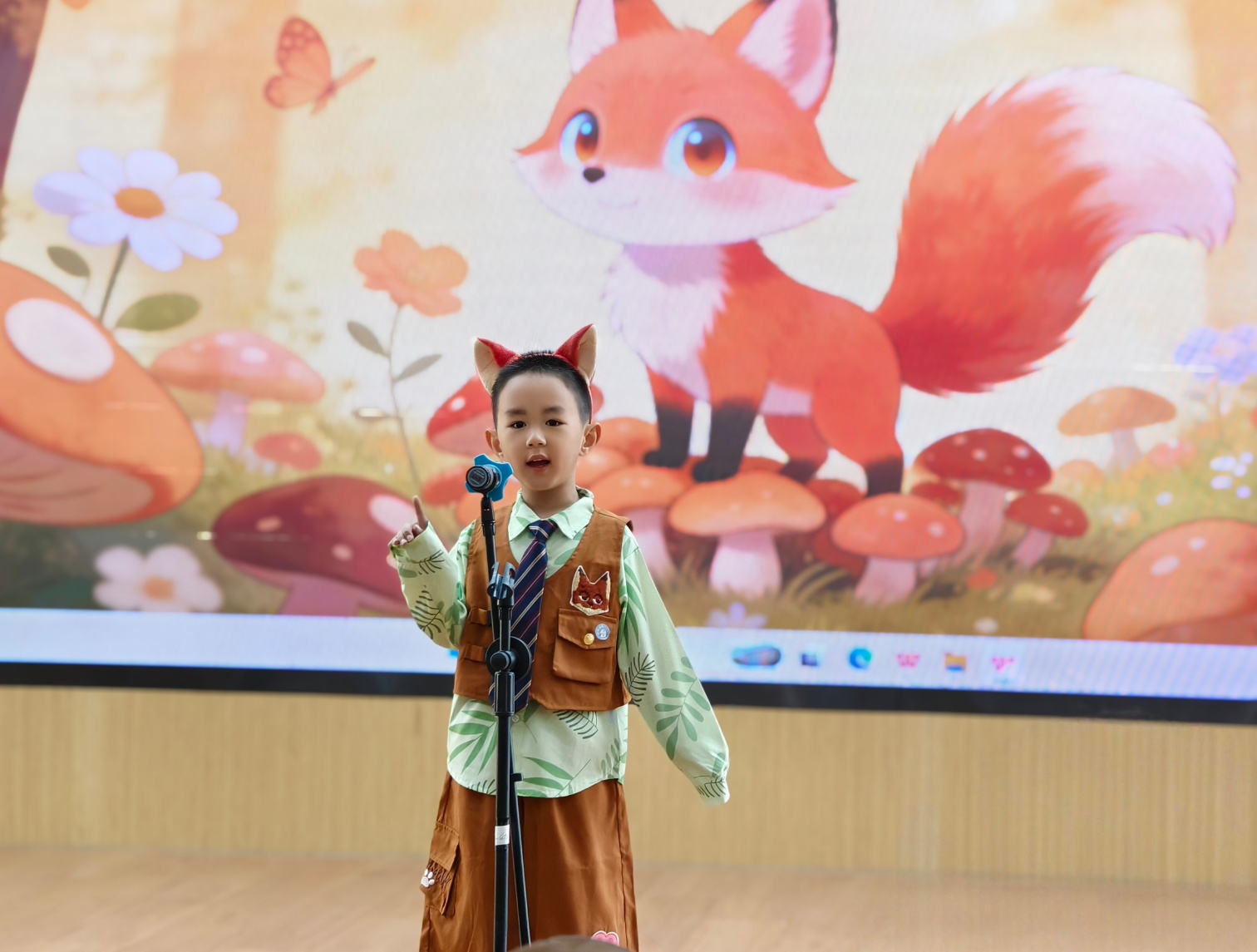 第五幼儿园讲述红色故事活动照片7_副本.jpg
