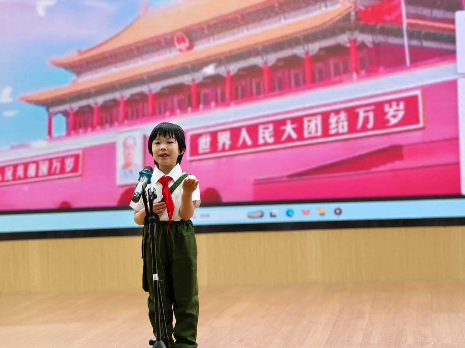 第五幼儿园讲述红色故事活动照片6_副本.jpg