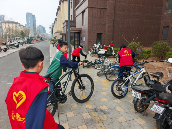 西城街道新景四季东社区关工委：小小志愿者，撬动大文明活动照片3.png