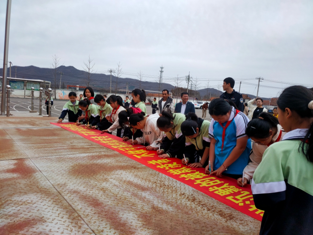 石小防欺1.jpg