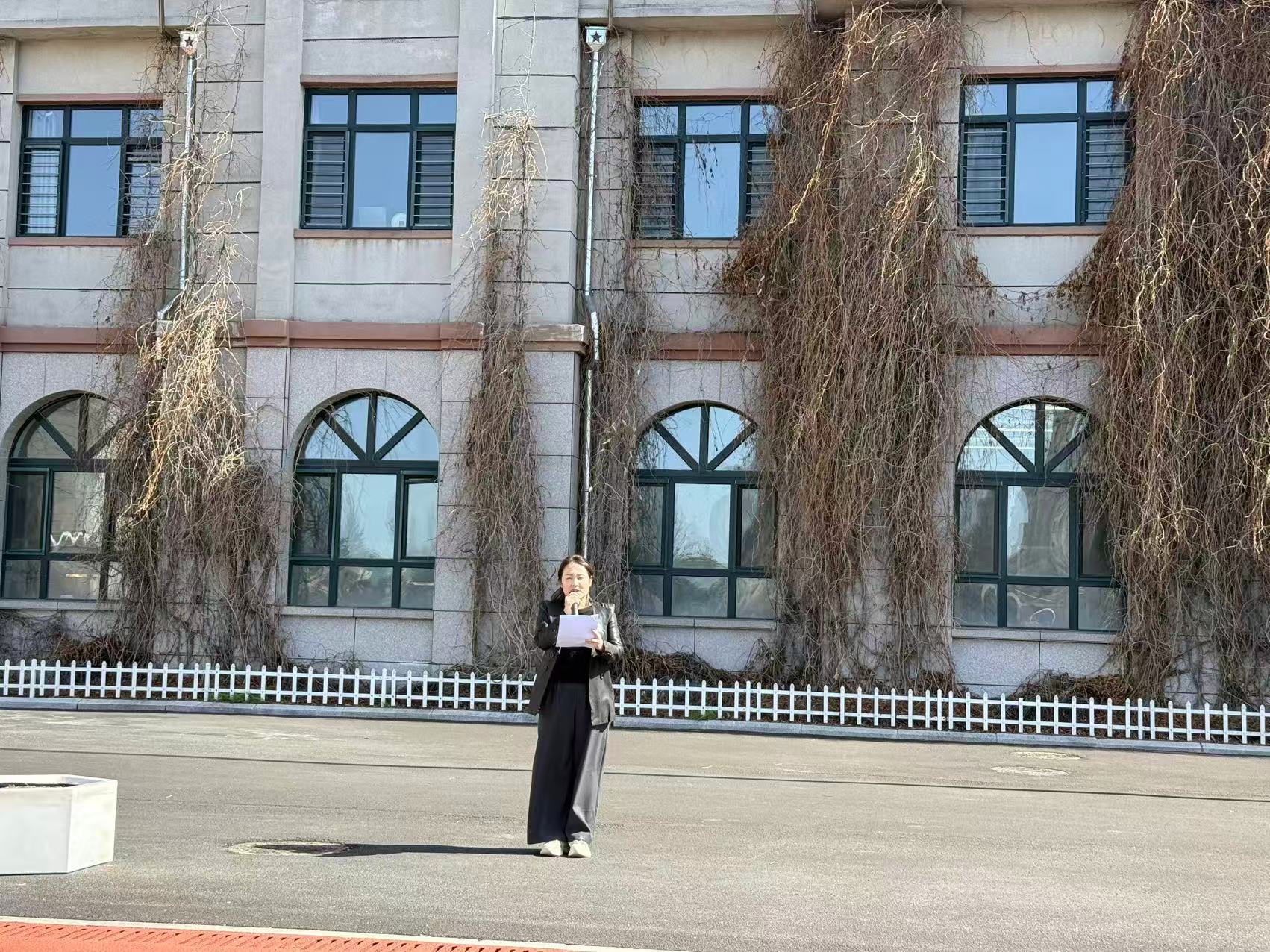 讲话.jpg