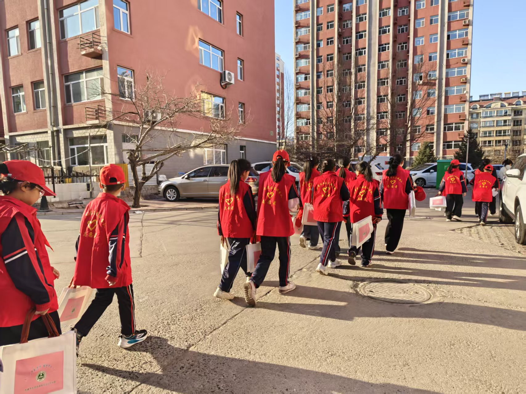 西城街道锦绣社区“绿色环保践初心，温情饺子暖人心”活动照片4.jpg