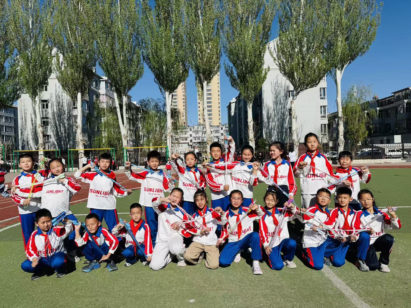 星光小学“活力课间，绳彩飞扬”一分钟班级跳绳比赛活动照片5.jpg