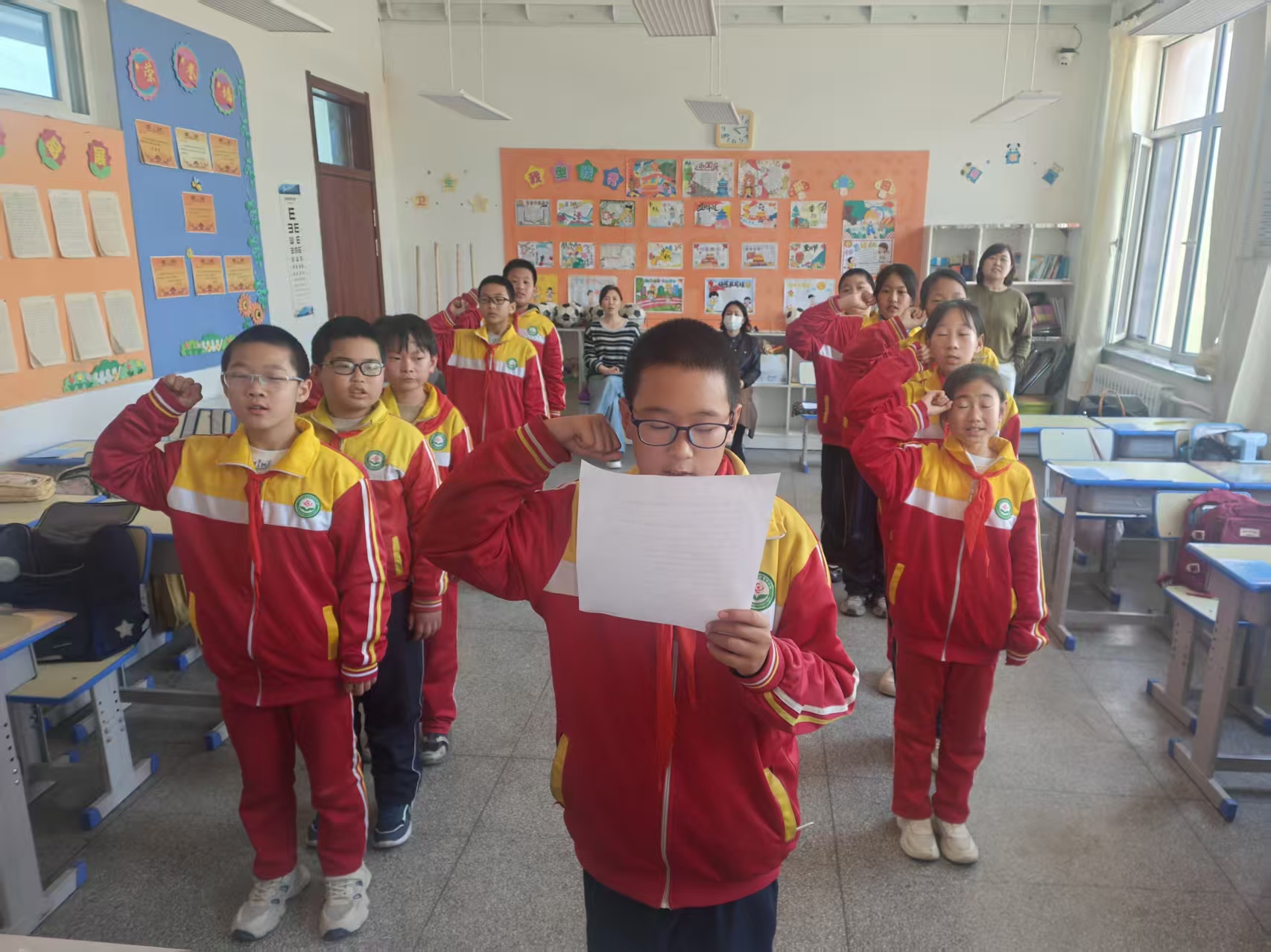 马蹄营子学校“红领巾相约红色歌曲”示范课活动照片5.jpg