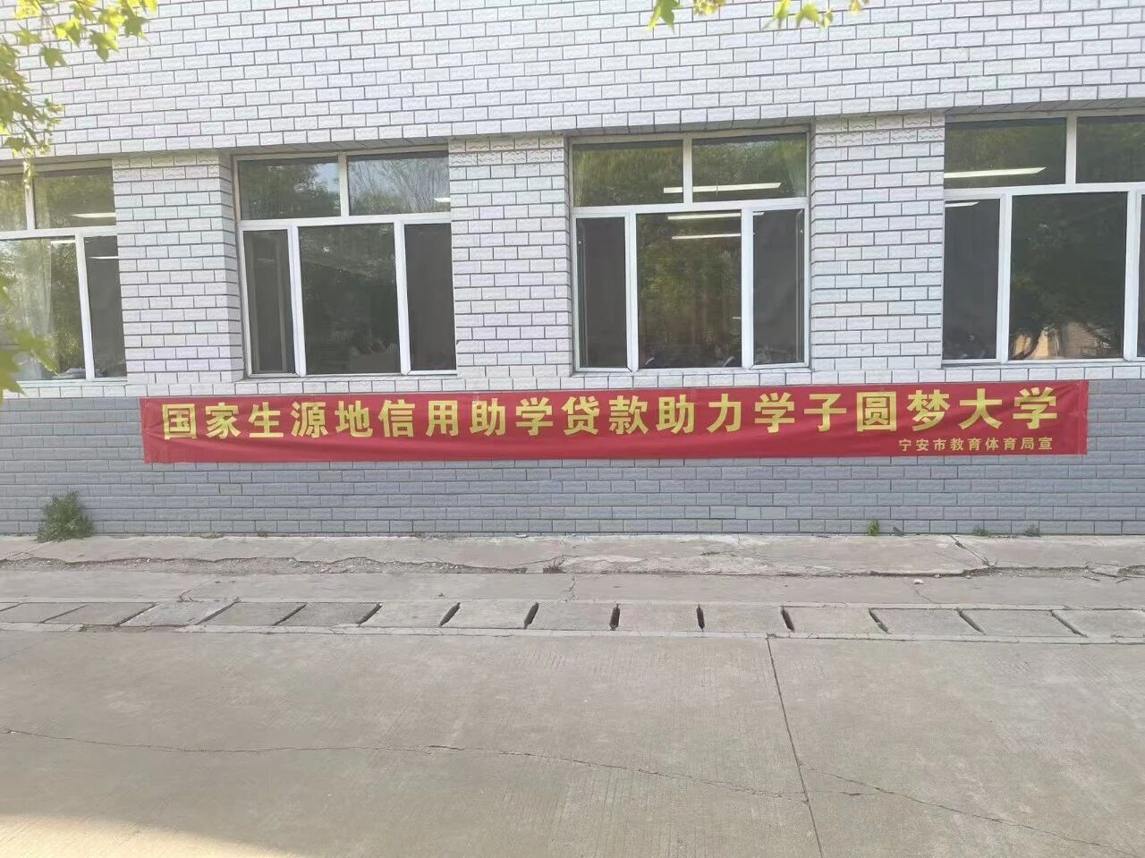 d5cb413a438b4ac1914d18e2d474ec7d.jpg