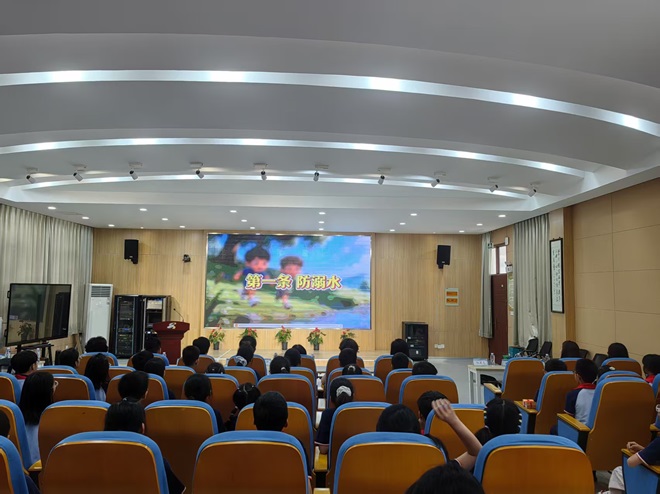 吴江区关工委举办安全教育进校园活动启动仪式-看视频.jpg